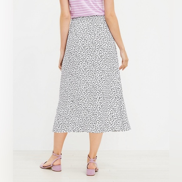 LOFT White and Black Floral Button Pull On Midi Skirt Size Medium NWT BRAND NEW - Picture 3 of 14